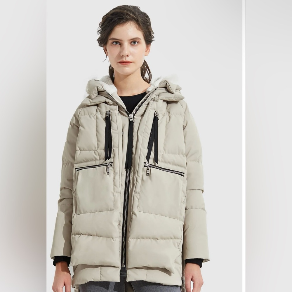 Light Beige Hooded Puffer Jacket with Zip Pockets